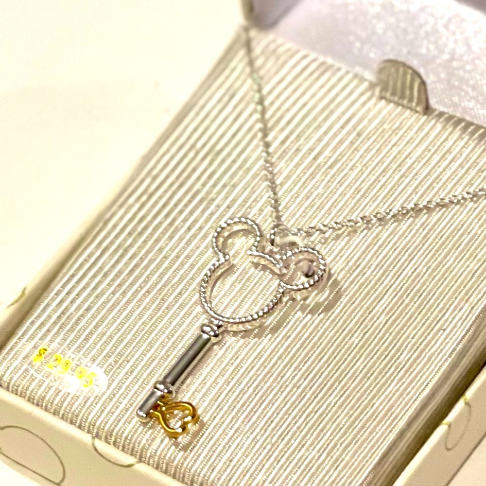 🔥Original DISNEY Necklace. Length 10” plus 2” extender. New With Tags ⭐️